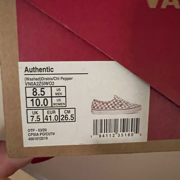 Vans - Picture 3 of 3